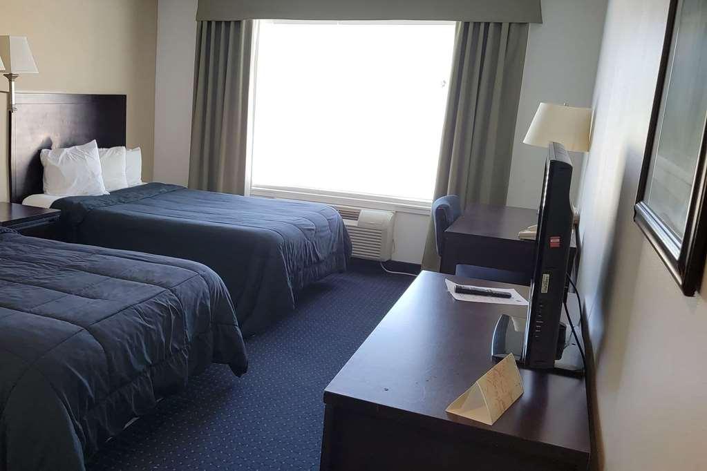 Fairbridge Inn & Suites Canadian Номер фото