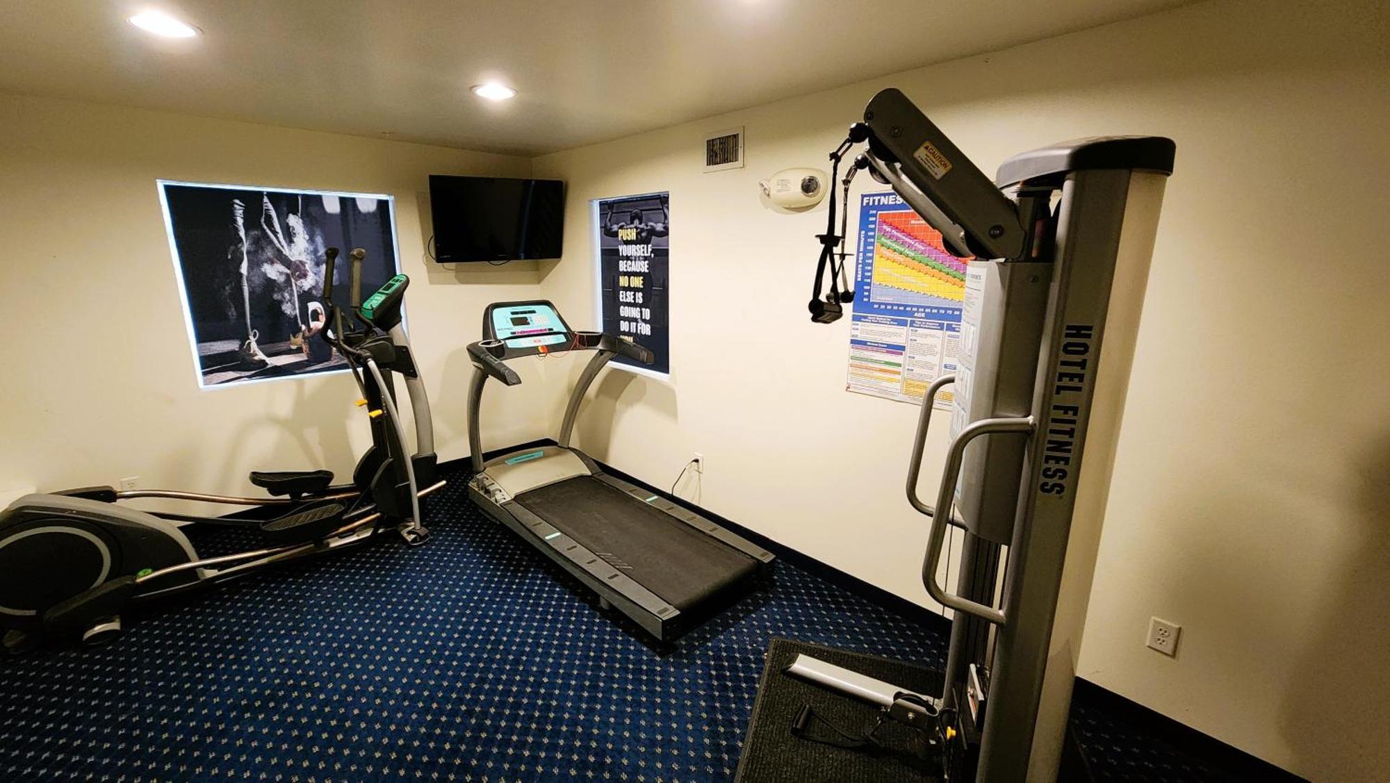 Fairbridge Inn & Suites Canadian Экстерьер фото