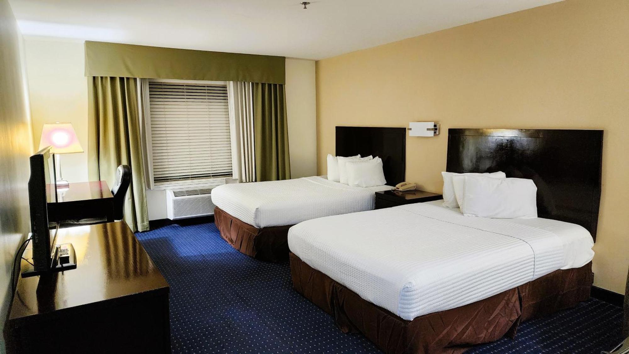Fairbridge Inn & Suites Canadian Экстерьер фото